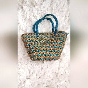 Straw Beach bag brand new with tag,but zipper is off